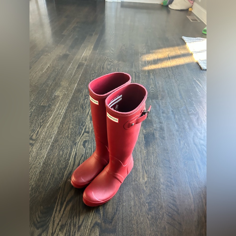 Hunter Classic Red Tall non glossy Waterproof Boots
